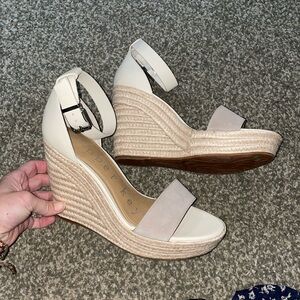 Brand new copper key tan and cream espadrillas wedges. Absolutely adorable!